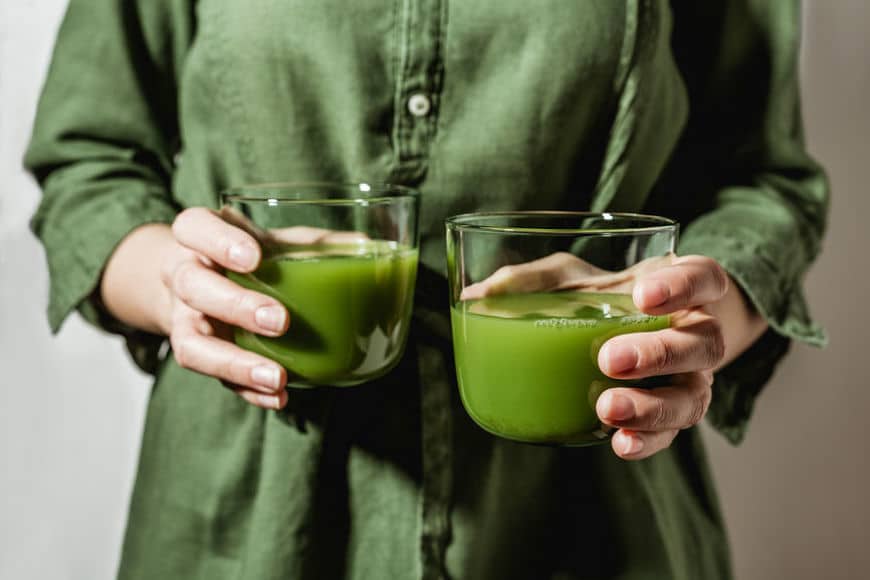 Wheatgrass is the OG healthy smoothie add-in, but what exactly is it good for?
